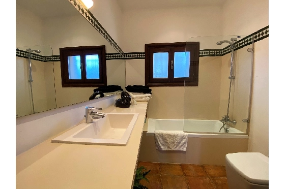Finca in Denia zu verkaufen, Espace de vie 450 m², Baujahr 1985, + Ofen, Klimaanlage, Terrain 17000 m², 8 Chambres &agrave; coucher, 4 Badezimmer, Pool, ref.: SC-T0617-23
