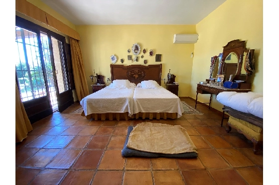 Finca in Denia zu verkaufen, Espace de vie 450 m², Baujahr 1985, + Ofen, Klimaanlage, Terrain 17000 m², 8 Chambres &agrave; coucher, 4 Badezimmer, Pool, ref.: SC-T0617-24