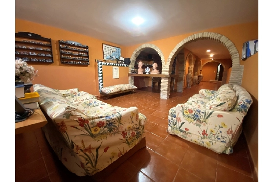 Finca in Denia zu verkaufen, Espace de vie 450 m², Baujahr 1985, + Ofen, Klimaanlage, Terrain 17000 m², 8 Chambres &agrave; coucher, 4 Badezimmer, Pool, ref.: SC-T0617-29