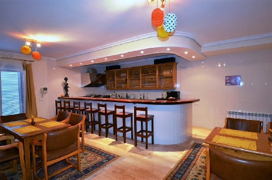 Villa in Altea zu verkaufen, Espace de vie 688 m², Zustand gepflegt, + Zentralheizung, Klimaanlage, Terrain 16250 m², 5 Chambres &agrave; coucher, 3 Badezimmer, Pool, ref.: GB-4617-MJ-13