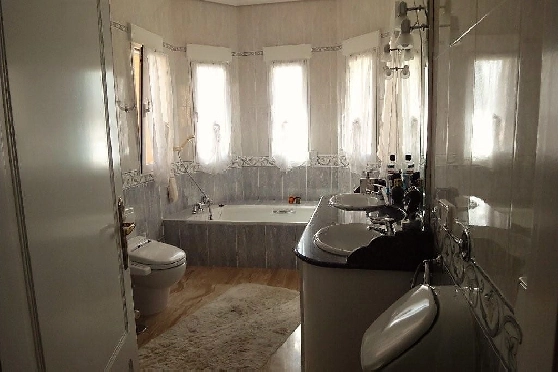 Villa in Altea zu verkaufen, Espace de vie 688 m², Zustand gepflegt, + Zentralheizung, Klimaanlage, Terrain 16250 m², 5 Chambres &agrave; coucher, 3 Badezimmer, Pool, ref.: GB-4617-MJ-15