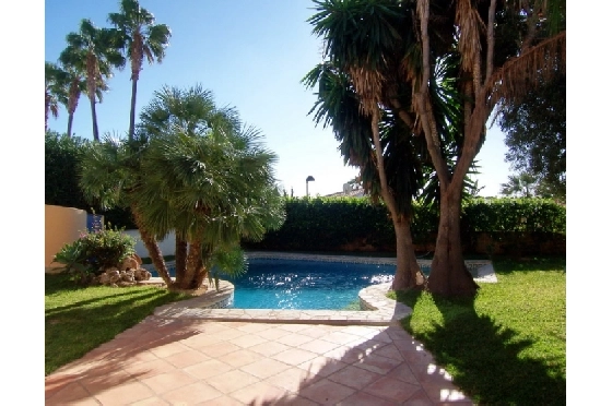 Villa in Moraira(Club Moraira) zu verkaufen, Espace de vie 220 m², Baujahr 2000, + Fussbodenheizung, Klimaanlage, Terrain 800 m², 4 Chambres &agrave; coucher, 3 Badezimmer, Pool, ref.: BI-MT.H-523-10