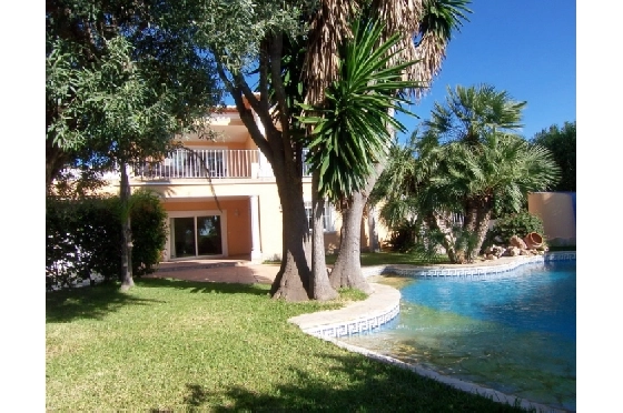 Villa in Moraira(Club Moraira) zu verkaufen, Espace de vie 220 m², Baujahr 2000, + Fussbodenheizung, Klimaanlage, Terrain 800 m², 4 Chambres &agrave; coucher, 3 Badezimmer, Pool, ref.: BI-MT.H-523-11