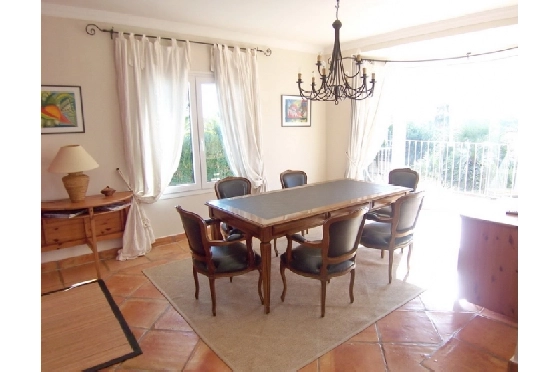 Villa in Moraira(Club Moraira) zu verkaufen, Espace de vie 220 m², Baujahr 2000, + Fussbodenheizung, Klimaanlage, Terrain 800 m², 4 Chambres &agrave; coucher, 3 Badezimmer, Pool, ref.: BI-MT.H-523-14