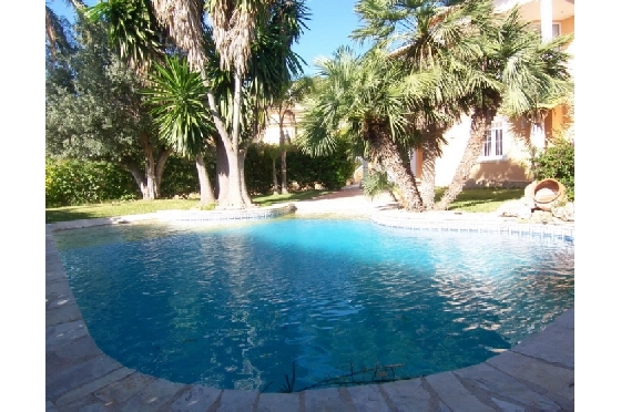 Villa in Moraira(Club Moraira) zu verkaufen, Espace de vie 220 m², Baujahr 2000, + Fussbodenheizung, Klimaanlage, Terrain 800 m², 4 Chambres &agrave; coucher, 3 Badezimmer, Pool, ref.: BI-MT.H-523-2