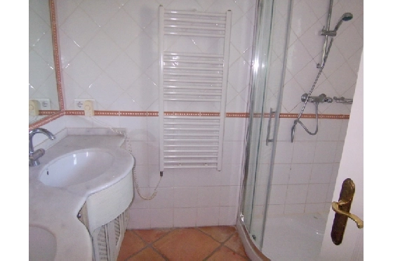 Villa in Moraira(Club Moraira) zu verkaufen, Espace de vie 220 m², Baujahr 2000, + Fussbodenheizung, Klimaanlage, Terrain 800 m², 4 Chambres &agrave; coucher, 3 Badezimmer, Pool, ref.: BI-MT.H-523-22