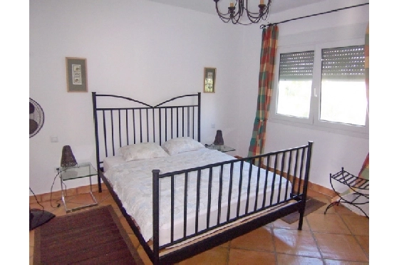 Villa in Moraira(Club Moraira) zu verkaufen, Espace de vie 220 m², Baujahr 2000, + Fussbodenheizung, Klimaanlage, Terrain 800 m², 4 Chambres &agrave; coucher, 3 Badezimmer, Pool, ref.: BI-MT.H-523-23