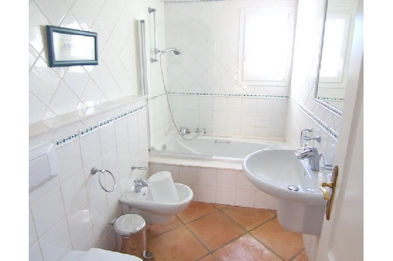 Villa in Moraira(Club Moraira) zu verkaufen, Espace de vie 220 m², Baujahr 2000, + Fussbodenheizung, Klimaanlage, Terrain 800 m², 4 Chambres &agrave; coucher, 3 Badezimmer, Pool, ref.: BI-MT.H-523-24