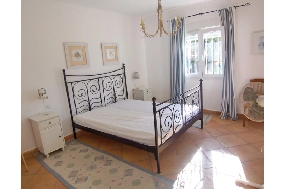 Villa in Moraira(Club Moraira) zu verkaufen, Espace de vie 220 m², Baujahr 2000, + Fussbodenheizung, Klimaanlage, Terrain 800 m², 4 Chambres &agrave; coucher, 3 Badezimmer, Pool, ref.: BI-MT.H-523-29