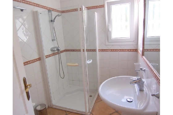 Villa in Moraira(Club Moraira) zu verkaufen, Espace de vie 220 m², Baujahr 2000, + Fussbodenheizung, Klimaanlage, Terrain 800 m², 4 Chambres &agrave; coucher, 3 Badezimmer, Pool, ref.: BI-MT.H-523-30