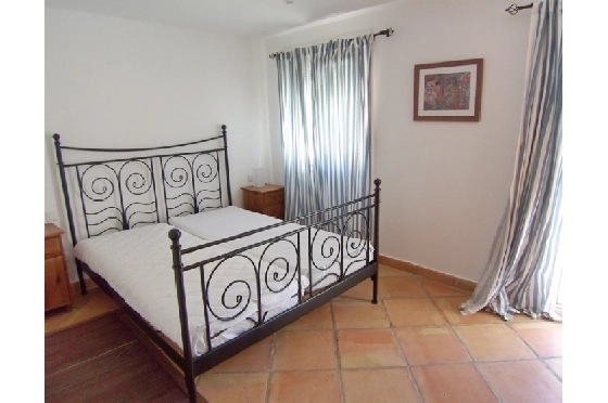Villa in Moraira(Club Moraira) zu verkaufen, Espace de vie 220 m², Baujahr 2000, + Fussbodenheizung, Klimaanlage, Terrain 800 m², 4 Chambres &agrave; coucher, 3 Badezimmer, Pool, ref.: BI-MT.H-523-31