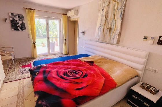 Villa in Tormos zu verkaufen, Espace de vie 300 m², Baujahr 2007, Zustand gepflegt, + Zentralheizung, Klimaanlage, Terrain 13000 m², 4 Chambres &agrave; coucher, 4 Badezimmer, Pool, ref.: JS-0724-10