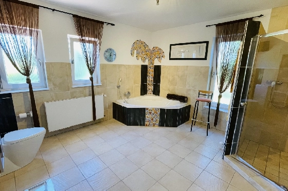 Villa in Tormos zu verkaufen, Espace de vie 300 m², Baujahr 2007, Zustand gepflegt, + Zentralheizung, Klimaanlage, Terrain 13000 m², 4 Chambres &agrave; coucher, 4 Badezimmer, Pool, ref.: JS-0724-12