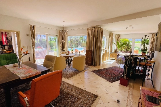 Villa in Tormos zu verkaufen, Espace de vie 300 m², Baujahr 2007, Zustand gepflegt, + Zentralheizung, Klimaanlage, Terrain 13000 m², 4 Chambres &agrave; coucher, 4 Badezimmer, Pool, ref.: JS-0724-4