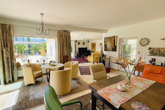 Villa in Tormos zu verkaufen, Espace de vie 300 m², Baujahr 2007, Zustand gepflegt, + Zentralheizung, Klimaanlage, Terrain 13000 m², 4 Chambres &agrave; coucher, 4 Badezimmer, Pool, ref.: JS-0724-7