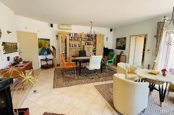 Villa in Tormos zu verkaufen, Espace de vie 300 m², Baujahr 2007, Zustand gepflegt, + Zentralheizung, Klimaanlage, Terrain 13000 m², 4 Chambres &agrave; coucher, 4 Badezimmer, Pool, ref.: JS-0724-8