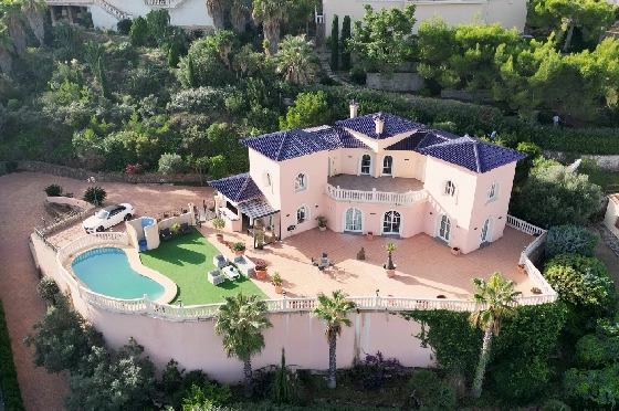 Villa in Denia-La Sella zu verkaufen, Espace de vie 425 m², Baujahr 2006, Zustand neuwertig, + Fussbodenheizung, Klimaanlage, Terrain 1300 m², 5 Chambres &agrave; coucher, 4 Badezimmer, Pool, ref.: MJ-0618-1