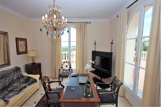 Villa in Denia-La Sella zu verkaufen, Espace de vie 425 m², Baujahr 2006, Zustand neuwertig, + Fussbodenheizung, Klimaanlage, Terrain 1300 m², 5 Chambres &agrave; coucher, 4 Badezimmer, Pool, ref.: MJ-0618-14