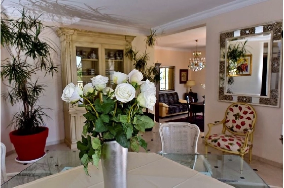 Villa in Denia-La Sella zu verkaufen, Espace de vie 425 m², Baujahr 2006, Zustand neuwertig, + Fussbodenheizung, Klimaanlage, Terrain 1300 m², 5 Chambres &agrave; coucher, 4 Badezimmer, Pool, ref.: MJ-0618-16