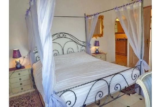 Villa in Denia-La Sella zu verkaufen, Espace de vie 425 m², Baujahr 2006, Zustand neuwertig, + Fussbodenheizung, Klimaanlage, Terrain 1300 m², 5 Chambres &agrave; coucher, 4 Badezimmer, Pool, ref.: MJ-0618-17
