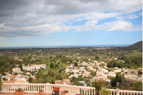 Villa in Denia-La Sella zu verkaufen, Espace de vie 425 m², Baujahr 2006, Zustand neuwertig, + Fussbodenheizung, Klimaanlage, Terrain 1300 m², 5 Chambres &agrave; coucher, 4 Badezimmer, Pool, ref.: MJ-0618-2