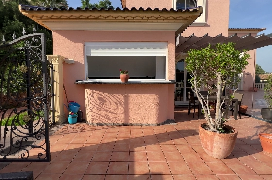 Villa in Denia-La Sella zu verkaufen, Espace de vie 425 m², Baujahr 2006, Zustand neuwertig, + Fussbodenheizung, Klimaanlage, Terrain 1300 m², 5 Chambres &agrave; coucher, 4 Badezimmer, Pool, ref.: MJ-0618-25