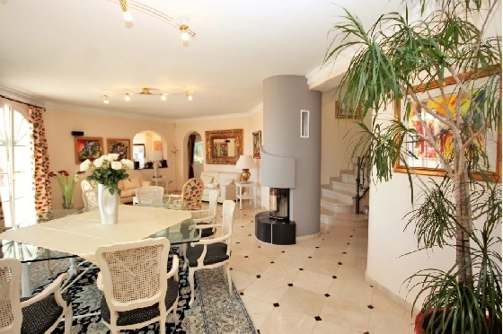 Villa in Denia-La Sella zu verkaufen, Espace de vie 425 m², Baujahr 2006, Zustand neuwertig, + Fussbodenheizung, Klimaanlage, Terrain 1300 m², 5 Chambres &agrave; coucher, 4 Badezimmer, Pool, ref.: MJ-0618-34