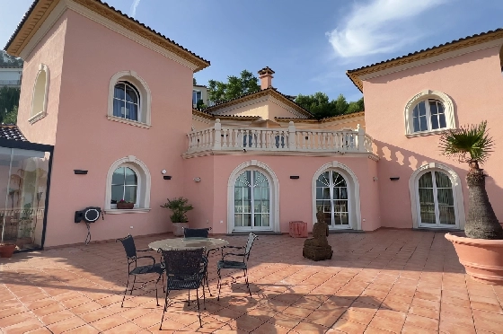 Villa in Denia-La Sella zu verkaufen, Espace de vie 425 m², Baujahr 2006, Zustand neuwertig, + Fussbodenheizung, Klimaanlage, Terrain 1300 m², 5 Chambres &agrave; coucher, 4 Badezimmer, Pool, ref.: MJ-0618-4