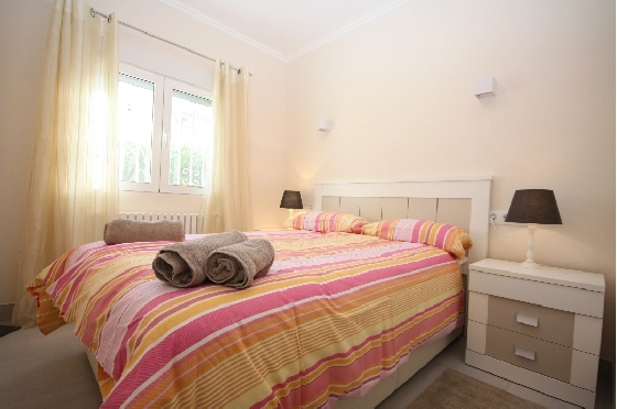 Villa in Els Poblets(Ptda. Barranquets) zur Ferienvermietung, Espace de vie 114 m², Baujahr 1986, Zustand gepflegt, + Zentralheizung, Klimaanlage, Terrain 510 m², 3 Chambres &agrave; coucher, 2 Badezimmer, Pool, ref.: T-1118-14