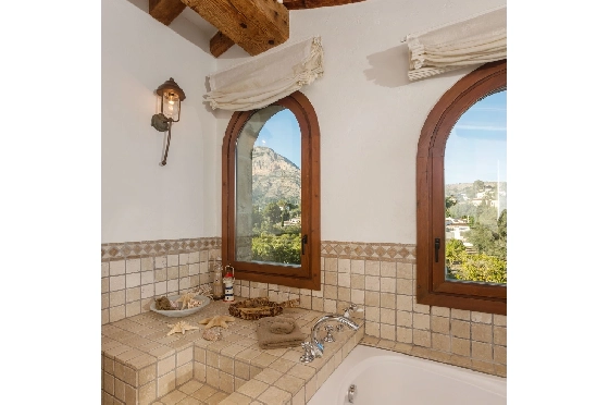 Finca in Javea(Javea) zu verkaufen, Espace de vie 476 m², Terrain 7246 m², 6 Chambres &agrave; coucher, 4 Badezimmer, Pool, ref.: HG-3282-13