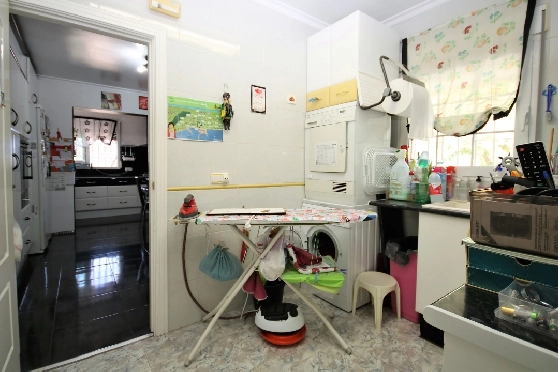 Villa in Els Poblets zu verkaufen, Espace de vie 232 m², Baujahr 1998, + KLIMA, Klimaanlage, Terrain 11310 m², 4 Chambres &agrave; coucher, 2 Badezimmer, Pool, ref.: GC-3119-17