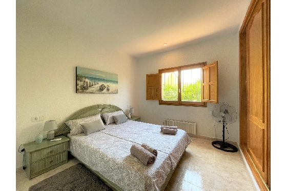 Villa in Els Poblets(Barranquets) zur Ferienvermietung, Espace de vie 130 m², Baujahr 2000, Zustand modernisiert, + Zentralheizung, Klimaanlage, Terrain 580 m², 3 Chambres &agrave; coucher, 2 Badezimmer, Pool, ref.: T-0819-10