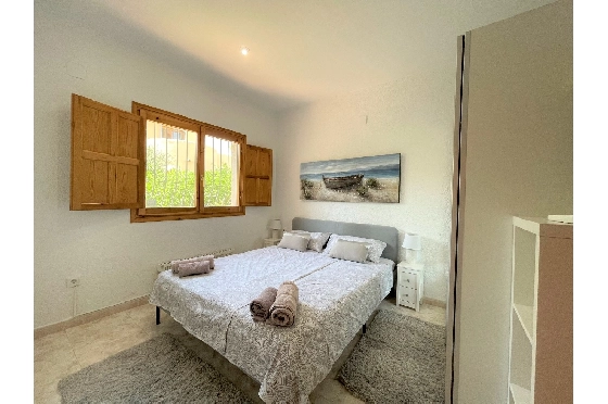 Villa in Els Poblets(Barranquets) zur Ferienvermietung, Espace de vie 130 m², Baujahr 2000, Zustand modernisiert, + Zentralheizung, Klimaanlage, Terrain 580 m², 3 Chambres &agrave; coucher, 2 Badezimmer, Pool, ref.: T-0819-11