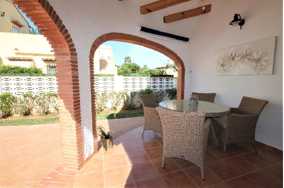 Villa in Els Poblets(Barranquets) zur Ferienvermietung, Espace de vie 130 m², Baujahr 2000, Zustand modernisiert, + Zentralheizung, Klimaanlage, Terrain 580 m², 3 Chambres &agrave; coucher, 2 Badezimmer, Pool, ref.: T-0819-5