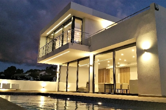 Villa in Moraira(Benimeit) zu verkaufen, Espace de vie 185 m², Baujahr 2020, Klimaanlage, Terrain 850 m², 4 Chambres &agrave; coucher, 3 Badezimmer, Pool, ref.: BI-MT.H-742-1