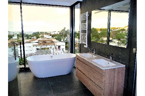 Villa in Moraira(Benimeit) zu verkaufen, Espace de vie 185 m², Baujahr 2020, Klimaanlage, Terrain 850 m², 4 Chambres &agrave; coucher, 3 Badezimmer, Pool, ref.: BI-MT.H-742-8