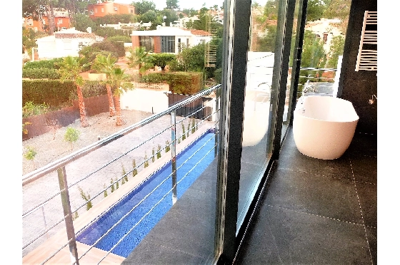 Villa in Moraira(Benimeit) zu verkaufen, Espace de vie 185 m², Baujahr 2020, Klimaanlage, Terrain 850 m², 4 Chambres &agrave; coucher, 3 Badezimmer, Pool, ref.: BI-MT.H-742-9