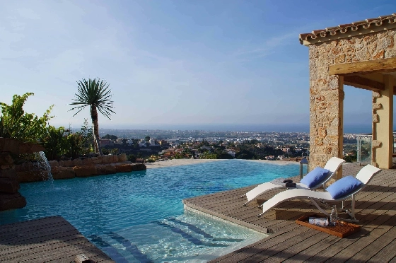 Villa in Denia zu verkaufen, Espace de vie 240 m², Baujahr 2010, Zustand neuwertig, + Zentralheizung, Klimaanlage, Terrain 1000 m², 6 Chambres &agrave; coucher, 3 Badezimmer, Pool, ref.: SC-L0920-1