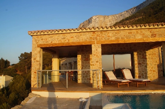Villa in Denia zu verkaufen, Espace de vie 240 m², Baujahr 2010, Zustand neuwertig, + Zentralheizung, Klimaanlage, Terrain 1000 m², 6 Chambres &agrave; coucher, 3 Badezimmer, Pool, ref.: SC-L0920-12