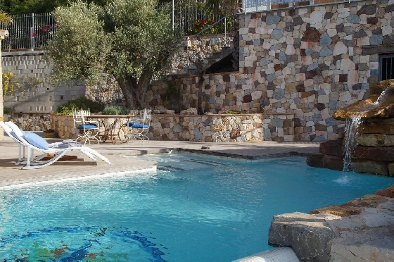 Villa in Denia zu verkaufen, Espace de vie 240 m², Baujahr 2010, Zustand neuwertig, + Zentralheizung, Klimaanlage, Terrain 1000 m², 6 Chambres &agrave; coucher, 3 Badezimmer, Pool, ref.: SC-L0920-15
