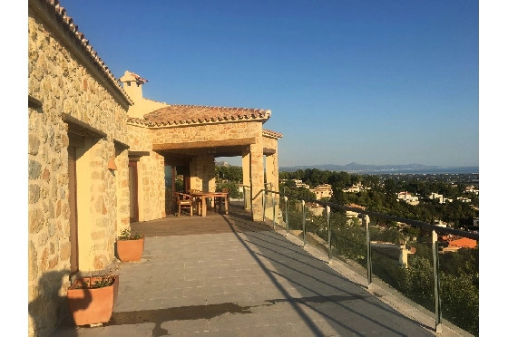Villa in Denia zu verkaufen, Espace de vie 240 m², Baujahr 2010, Zustand neuwertig, + Zentralheizung, Klimaanlage, Terrain 1000 m², 6 Chambres &agrave; coucher, 3 Badezimmer, Pool, ref.: SC-L0920-3