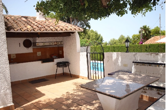Villa in Denia zur Ferienvermietung, Espace de vie 117 m², Baujahr 1974, Zustand gepflegt, + Zentralheizung, Klimaanlage, Terrain 680 m², 3 Chambres &agrave; coucher, 2 Badezimmer, Pool, ref.: T-0615-4