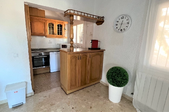 Villa in Denia zur Ferienvermietung, Espace de vie 117 m², Baujahr 1974, Zustand gepflegt, + Zentralheizung, Klimaanlage, Terrain 680 m², 3 Chambres &agrave; coucher, 2 Badezimmer, Pool, ref.: T-0615-9