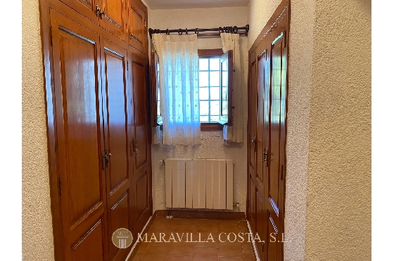 Villa in Javea zu verkaufen, Espace de vie 500 m², + Zentralheizung, Klimaanlage, Terrain 3000 m², 6 Chambres &agrave; coucher, 5 Badezimmer, Pool, ref.: MV-2471-26
