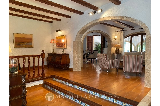 Villa in Javea zu verkaufen, Espace de vie 500 m², + Zentralheizung, Klimaanlage, Terrain 3000 m², 6 Chambres &agrave; coucher, 5 Badezimmer, Pool, ref.: MV-2471-40