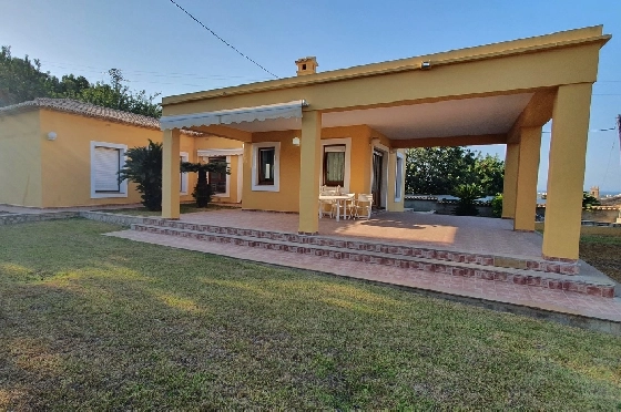 Herrenhaus in Oliva zu verkaufen, Espace de vie 210 m², Baujahr 1995, Zustand gepflegt, + Ofen, Terrain 849 m², 4 Chambres &agrave; coucher, 3 Badezimmer, Pool, ref.: RA-0921-1