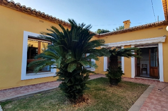 Herrenhaus in Oliva zu verkaufen, Espace de vie 210 m², Baujahr 1995, Zustand gepflegt, + Ofen, Terrain 849 m², 4 Chambres &agrave; coucher, 3 Badezimmer, Pool, ref.: RA-0921-6
