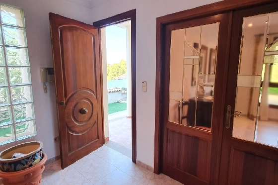 Herrenhaus in Oliva zu verkaufen, Espace de vie 210 m², Baujahr 1995, Zustand gepflegt, + Ofen, Terrain 849 m², 4 Chambres &agrave; coucher, 3 Badezimmer, Pool, ref.: RA-0921-8