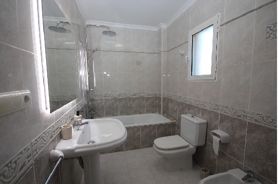 Villa in Els Poblets(Barranquets) zur Ferienvermietung, Espace de vie 110 m², Baujahr 2001, + KLIMA, Klimaanlage, Terrain 400 m², 3 Chambres &agrave; coucher, 2 Badezimmer, Pool, ref.: T-0421-14