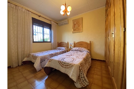 Finca in Pedreguer(Campo) zu verkaufen, Espace de vie 150 m², Baujahr 1980, Zustand gepflegt, Klimaanlage, Terrain 700 m², 4 Chambres &agrave; coucher, 2 Badezimmer, Pool, ref.: GC-0322-15